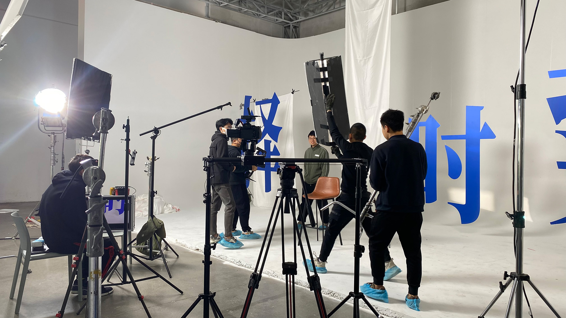 上海企業(yè)宣傳片：視覺(jué)沖擊力下的品牌魅力與產(chǎn)品優(yōu)勢(shì)